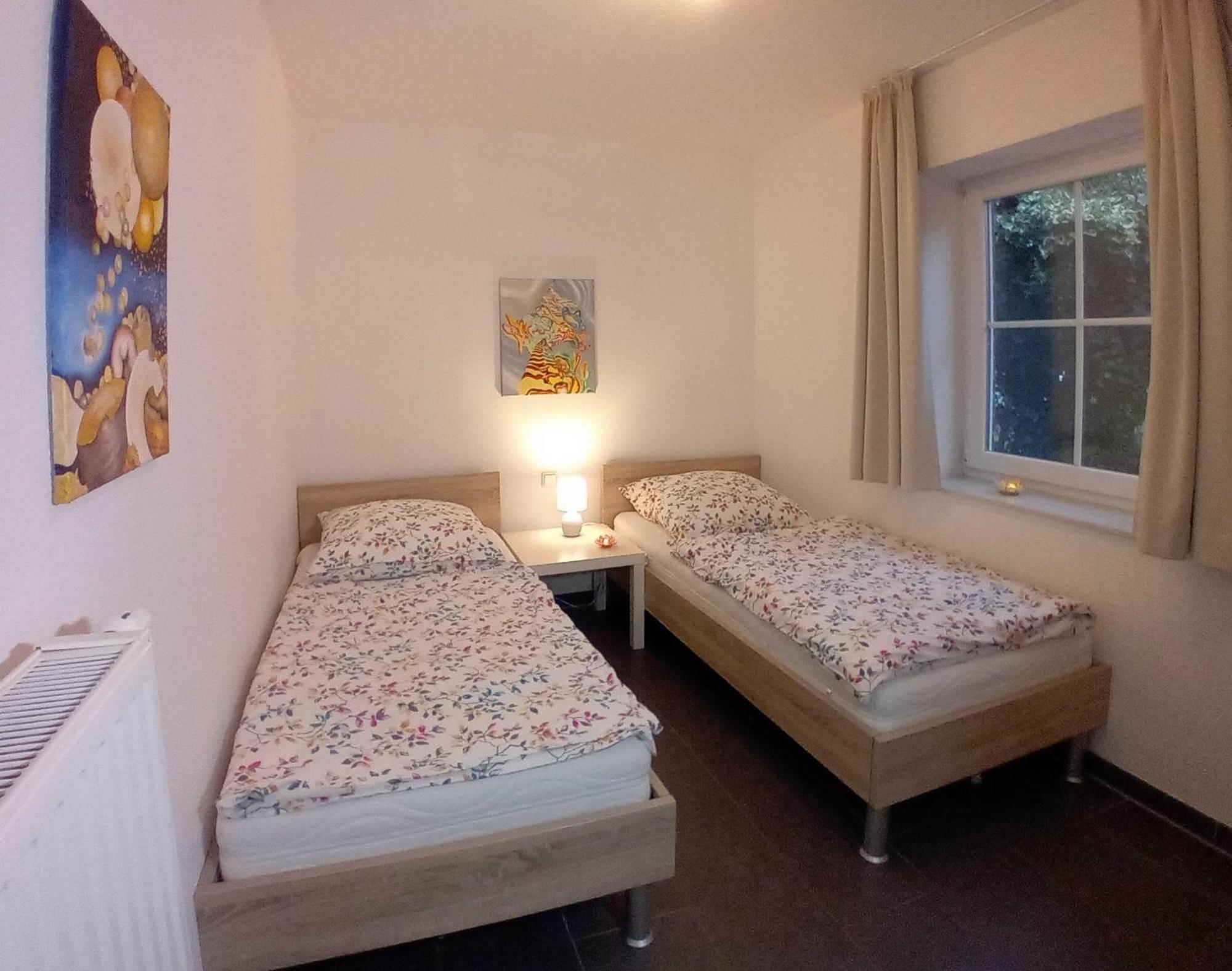Ferienwohnung Hummel Hummel Greetsiel Exterior foto
